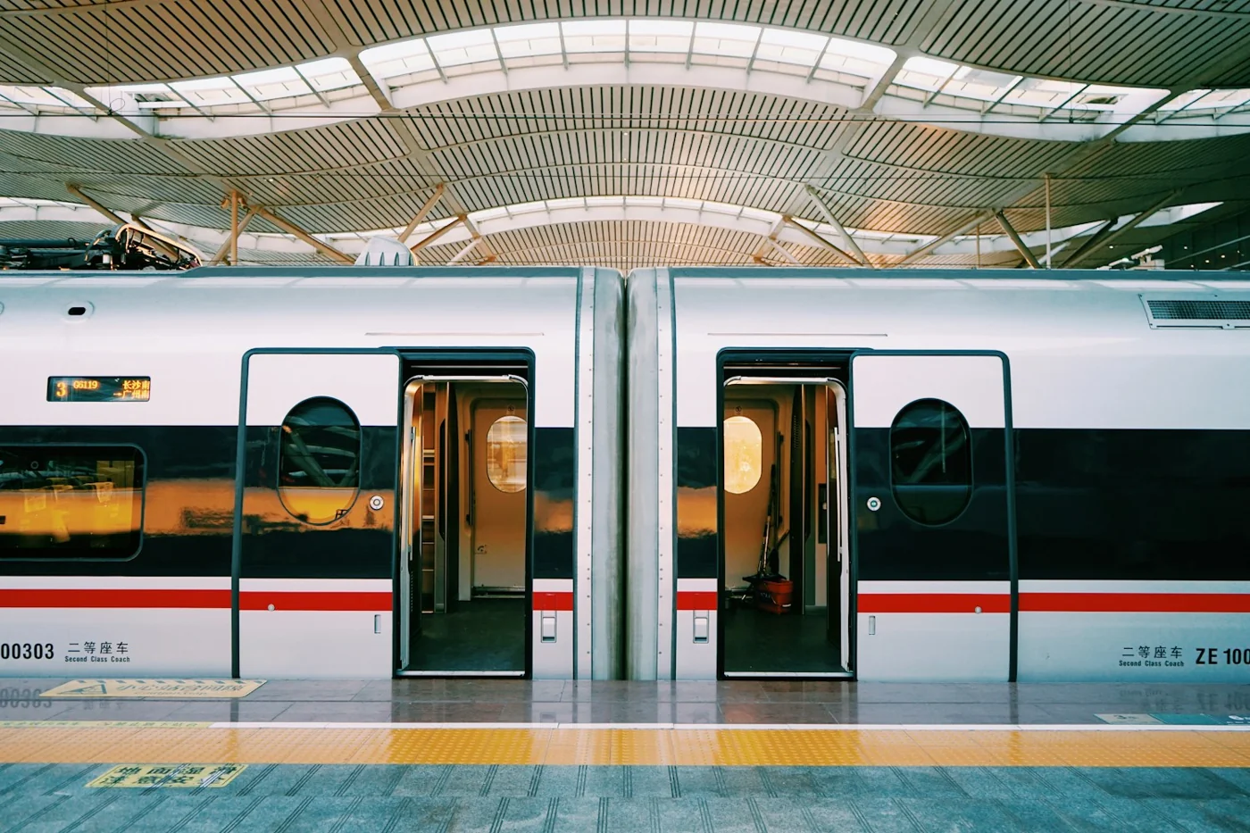 Un alloggio più lontano può aggiungere costi di trasporto quotidiani.